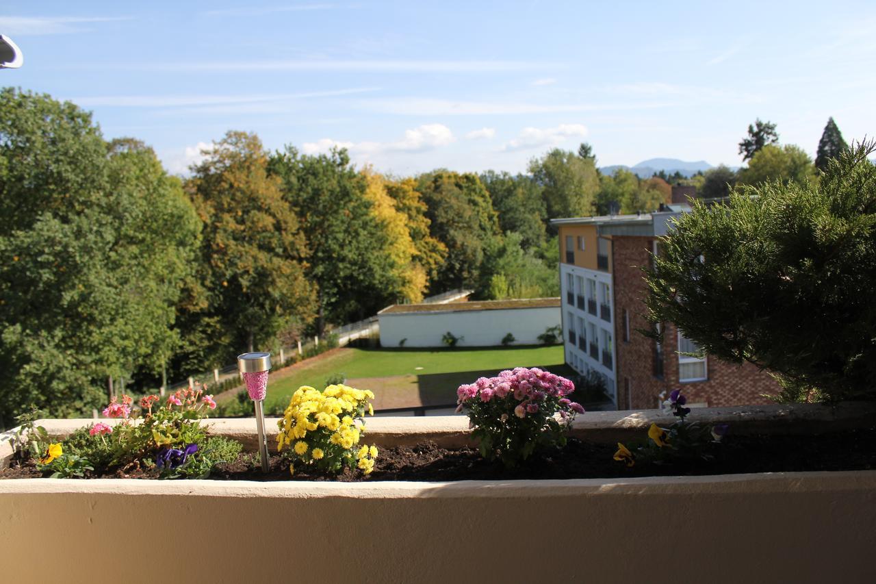 Mariaprimavera Apartment Am Kurpark Mit Schwarzwaldblick * * * * 바트크로찡엔 외부 사진
